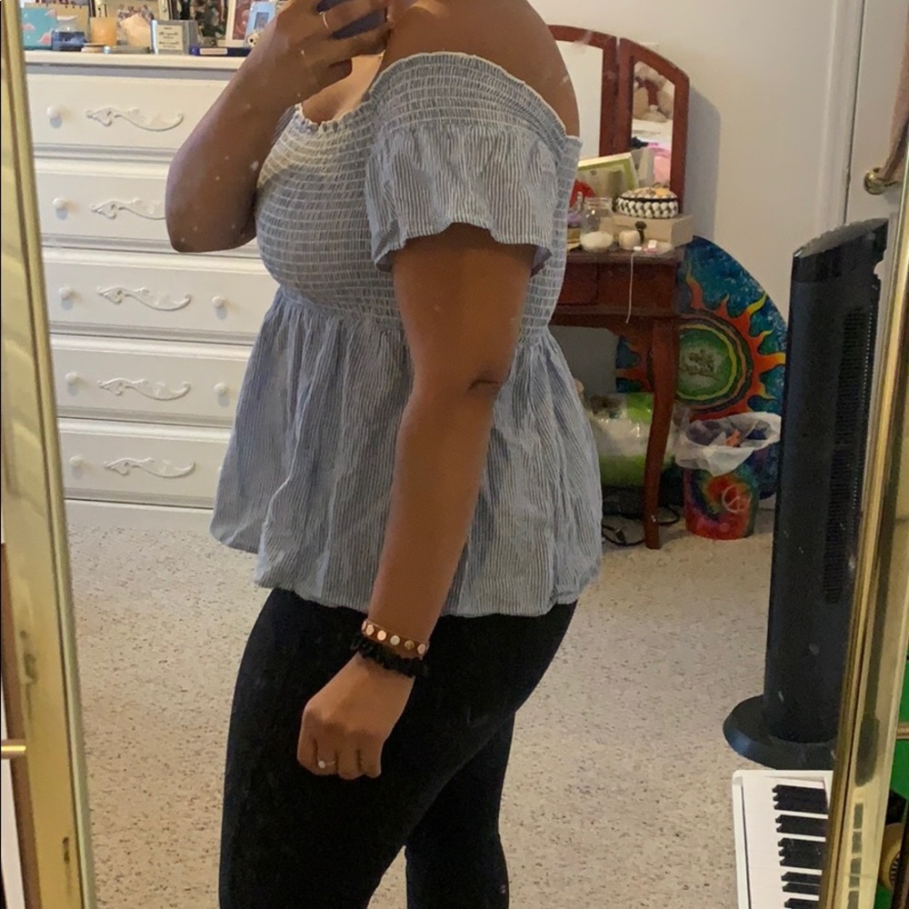 American Eagle Off-the-shoulder Peplum Elastic Top - Picture 6 of 6